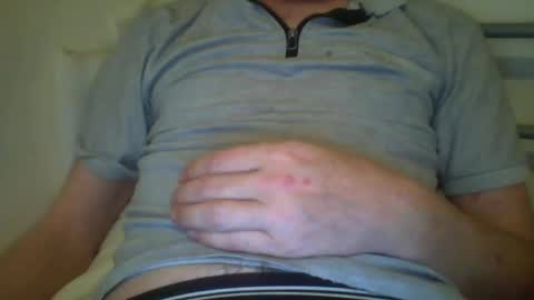 Snapshot of hooper37 chatting on February 2, 11:42 pm Hooper39 online show from February 2, 11:42 pm