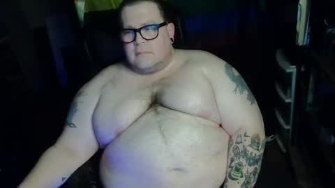 Snapshot of hoosierdaddyxl chatting on January 8, 4:59 am Sir online show from January 8, 4:59 am