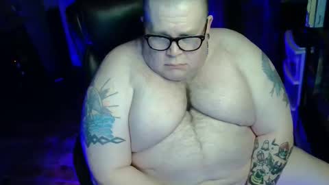 Snapshot of hoosierdaddyxl chatting on March 15, 5:13 am Sir online show from March 15, 5:13 am