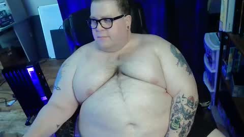Snapshot of hoosierdaddyxl chatting on April 6, 7:48 pm Sir online show from April 6, 7:48 pm