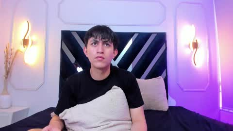 hoot_booys_ online show from March 30, 9:05 pm