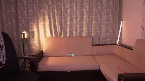 Snapshot of hoot_owl_cb chatting on June 23, 3:32 pm Karina online show from June 23, 3:32 pm