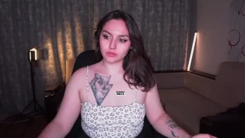 Snapshot of hoot_owl_cb chatting on June 27, 2:55 pm Karina online show from June 27, 2:55 pm