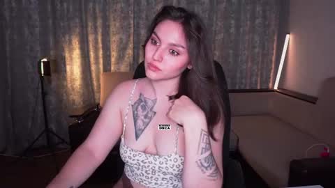 Snapshot of hoot_owl_cb chatting on July 1, 4:29 pm Karina online show from July 1, 4:29 pm