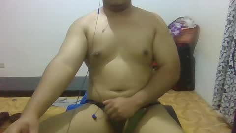 Snapshot of hopefulcub chatting on December 17, 1:05 pm hopefulcub online show from December 17, 1:05 pm