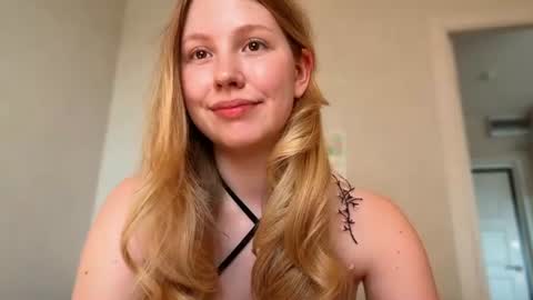 Snapshot of horney_audrey chatting on June 17, 2:03 am Audrey online show from June 17, 2:03 am