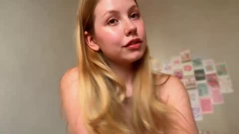 Snapshot of horney_audrey chatting on June 22, 2:35 am Audrey online show from June 22, 2:35 am