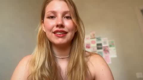 Snapshot of horney_audrey chatting on June 25, 2:22 am Audrey online show from June 25, 2:22 am