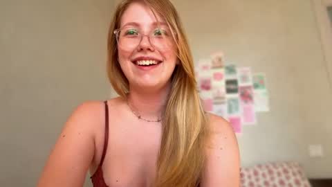 Snapshot of horney_audrey chatting on July 5, 1:34 am Audrey online show from July 5, 1:34 am