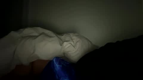 Snapshot of hornuncut1900 chatting on December 20, 9:05 am hornuncut1900 online show from December 20, 9:05 am