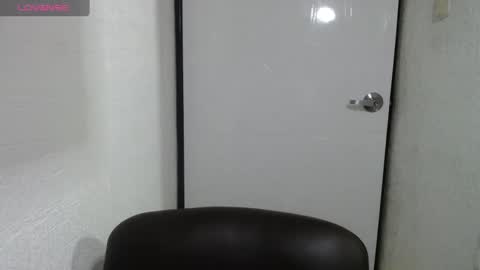 Snapshot of horny_and_daring chatting on February 1, 12:37 pm horny and daring online show from February 1, 12:37 pm