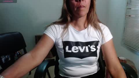 Snapshot of horny_and_daring chatting on September 18, 12:18 pm horny and daring online show from September 18, 12:18 pm