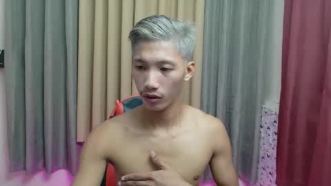 Snapshot of horny_asianmoreno chatting on December 4, 2:37 pm ROGER online show from December 4, 2:37 pm