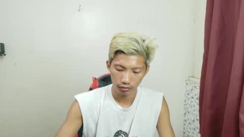 Snapshot of horny_asianmoreno chatting on January 8, 4:20 pm ROGER online show from January 8, 4:20 pm