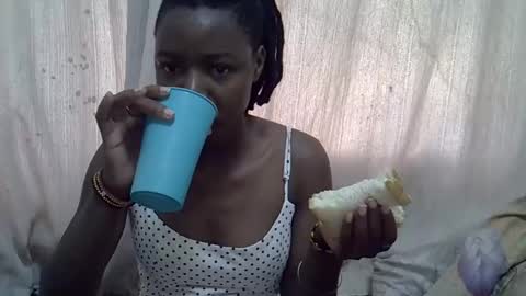 Snapshot of horny_baddie18 chatting on February 8, 11:13 am Leila online show from February 8, 11:13 am