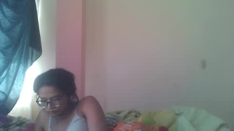Snapshot of horny_brii chatting on June 25, 6:34 pm horny_brii online show from June 25, 6:34 pm