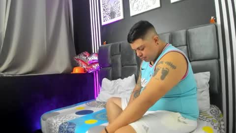 horny_couplefire online show from October 14, 12:28 pm