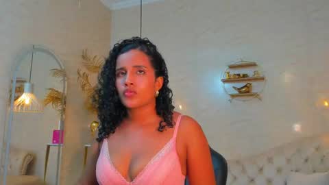 Snapshot of horny_curlss chatting on June 29, 3:46 am Horny Curls online show from June 29, 3:46 am