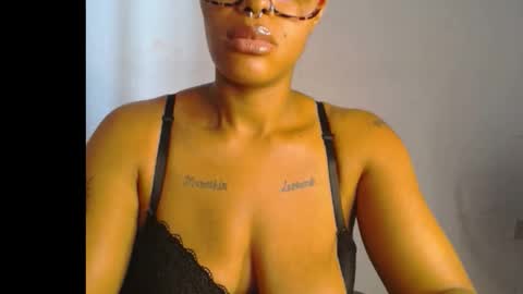 Snapshot of horny_ebonygirl_ chatting on February 6, 1:58 pm horny_ebonygirl_ online show from February 6, 1:58 pm