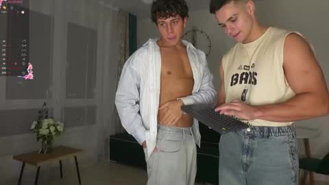 Snapshot of horny_goats chatting on December 3, 4:49 pm Extaz Athrey Howard online show from December 3, 4:49 pm