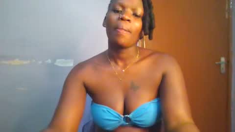 Snapshot of horny_hearts chatting on October 19, 7:20 am phanice online show from October 19, 7:20 am