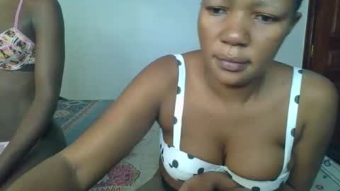 Snapshot of horny_lainie chatting on October 13, 5:35 pm horny_lainie online show from October 13, 5:35 pm