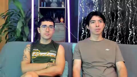 Snapshot of horny_twinks_guys chatting on May 19, 2:45 pm Alex and Camilo online show from May 19, 2:45 pm