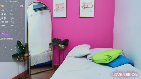 Khloe  online show from January 8, 12:15 pm