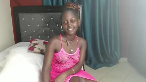 Snapshot of hornybella4 chatting on January 12, 10:12 pm Bella online show from January 12, 10:12 pm