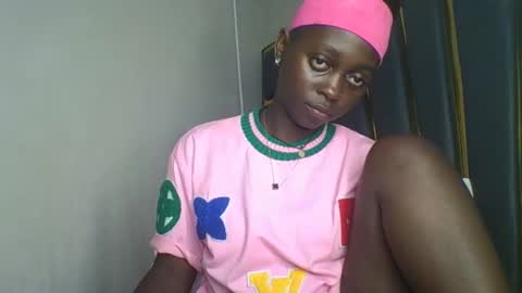 Bella online show from November 18, 9:19 pm