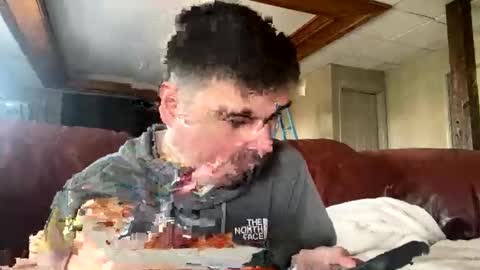 Snapshot of hornyboi2710 chatting on November 16, 8:25 pm Justin 7 inches online show from November 16, 8:25 pm