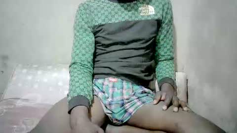 hornyboy9102003 online show from March 7, 9:12 pm