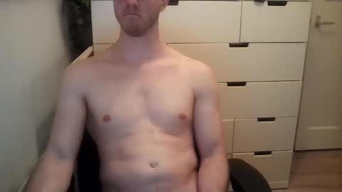 hornydutchman69 online show from April 16, 7:25 pm