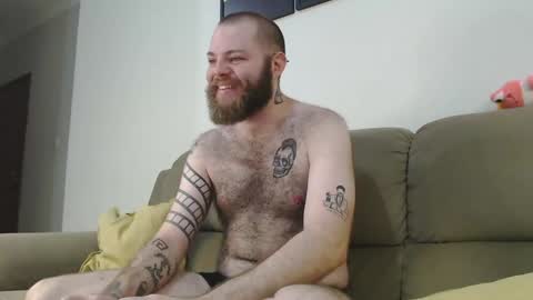 Snapshot of hornyhairy_bi chatting on February 3, 10:21 pm Harry online show from February 3, 10:21 pm