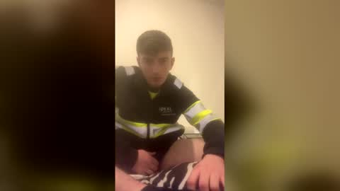 hornyjohnxc online show from April 23, 3:58 pm