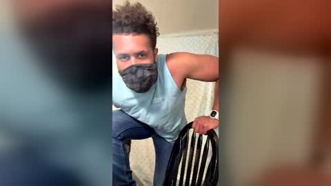 hornylightskin1999 online show from June 22, 7:11 pm