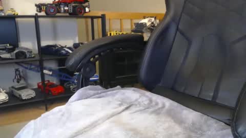 hornynthick70 online show from February 25, 1:52 am