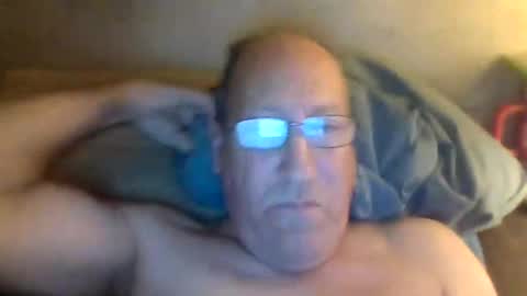 Snapshot of hornyrich6969 chatting on December 17, 7:47 am hornyrich6969 online show from December 17, 7:47 am