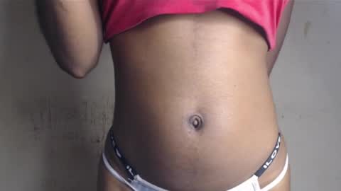 Snapshot of hornyslut_xx chatting on May 22, 7:48 am Bella online show from May 22, 7:48 am