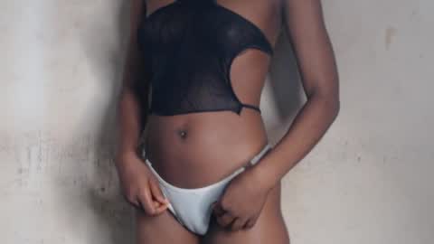 Snapshot of hornyslut_xx chatting on June 4, 9:04 am Bella online show from June 4, 9:04 am