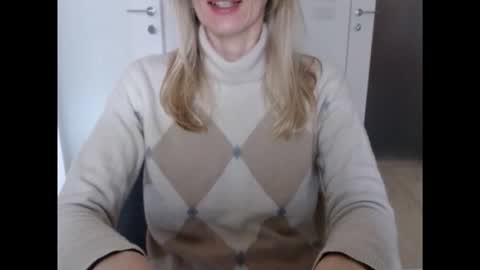 Hornyssima online show from January 10, 9:44 am