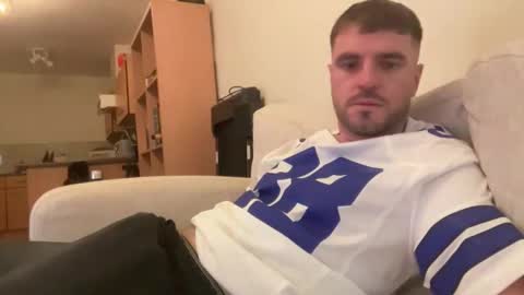 Snapshot of hornytom27 chatting on October 18, 11:11 am Horny247 online show from October 18, 11:11 am