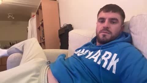 Snapshot of hornytom27 chatting on October 25, 1:29 pm Horny247 online show from October 25, 1:29 pm