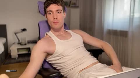 hornytwunk01 online show from December 18, 9:26 am