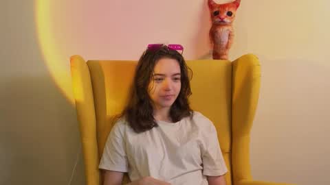Snapshot of hortenciajenovese chatting on October 4, 7:39 am Mia online show from October 4, 7:39 am
