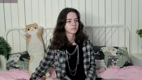 Snapshot of hortenciajenovese chatting on October 15, 8:25 am Mia online show from October 15, 8:25 am