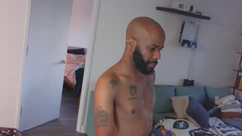 Snapshot of horus00 chatting on November 17, 11:38 am Horus00 online show from November 17, 11:38 am