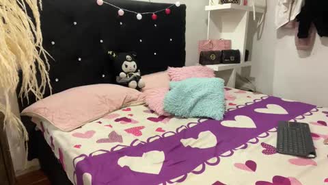 hot2gether69 online show from March 5, 1:12 am