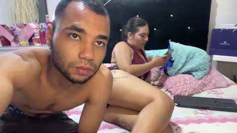 hot2gether69 online show from March 15, 11:33 pm