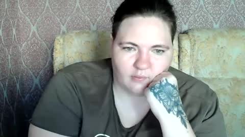 Snapshot of hot2panthers chatting on June 23, 5:22 pm hot2panthers online show from June 23, 5:22 pm